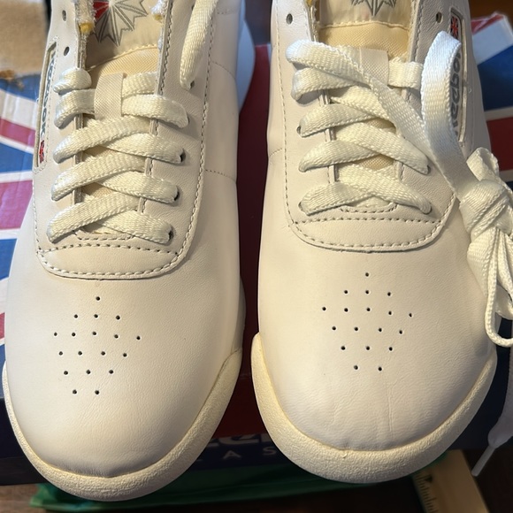 Reebok Shoes - 🩷HOST PICK🩷Reebok Princess White Classic Women US 9 1/2 Brand New in Box